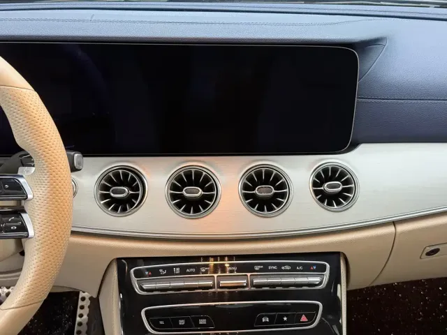Mercedes-Benz E-Class — Фото автомобиля 11