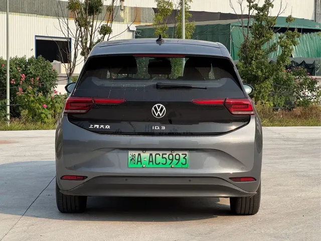 Volkswagen ID.3 — Фото автомобиля 9