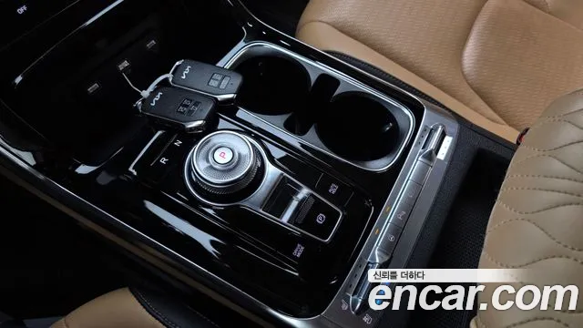 Kia Carnival Generation 4 — Фото автомобиля 11