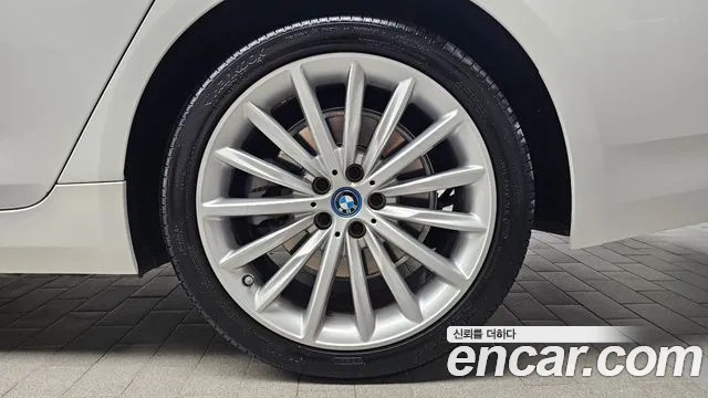 BMW 5-Series 5 серия (G30) — Фото автомобиля 19
