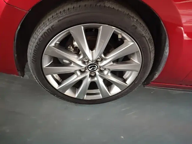 Mazda Axela — Фото автомобиля 22