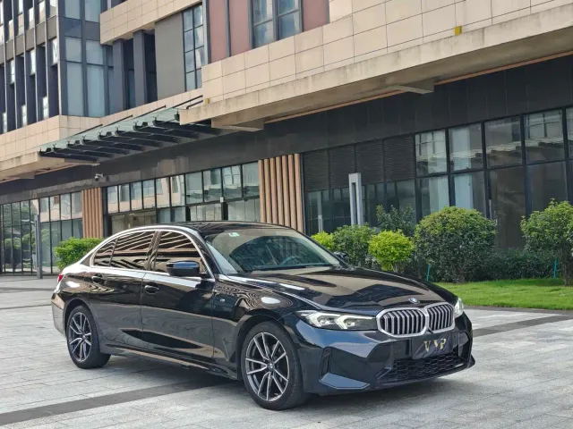 Фотография автомобиля — BMW 3 Series