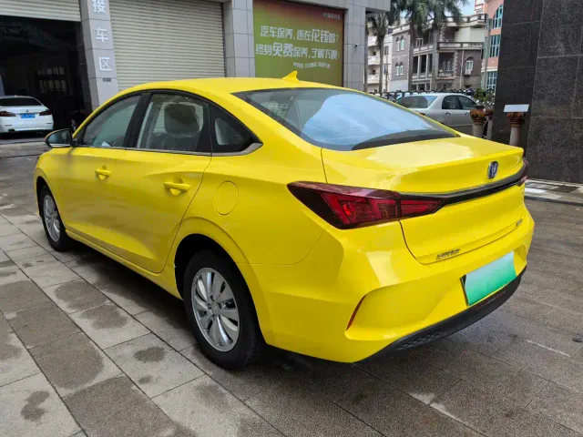Changan Eado — Фото автомобиля 3