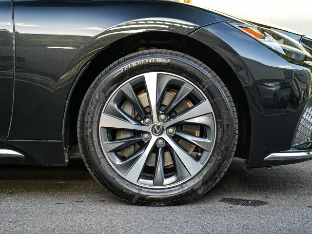 Lexus LS — Фото автомобиля 8