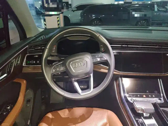 Audi Q7 — Фото автомобиля 6