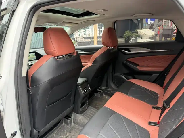 Changan Eado — Фото автомобиля 11