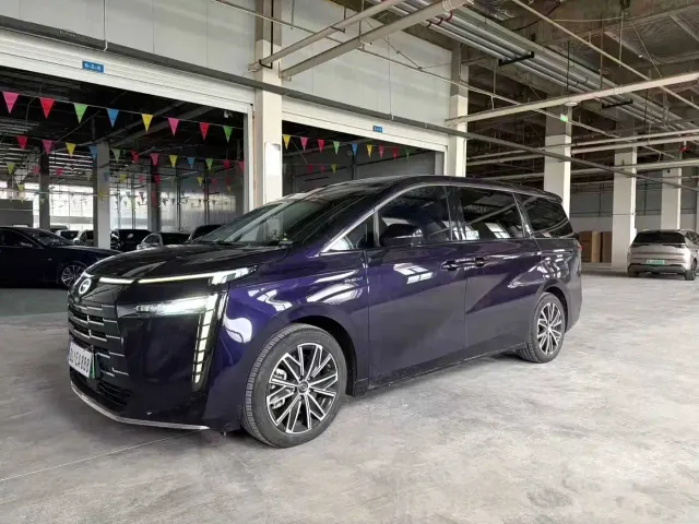 GAC Trumpchi E8 — Фото автомобиля 2