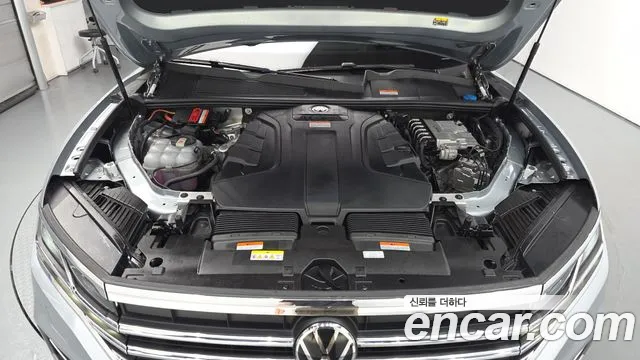 Volkswagen Touareg Touareg 3 поколение 3.0 TDI Prestige — Фото автомобиля 6