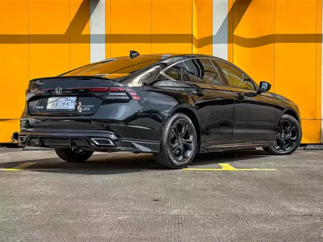 Honda Accord — Фото автомобиля 3