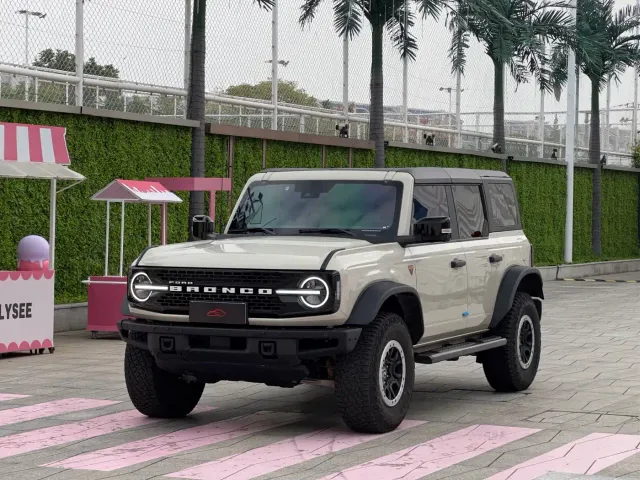Фотография автомобиля — Ford Bronco