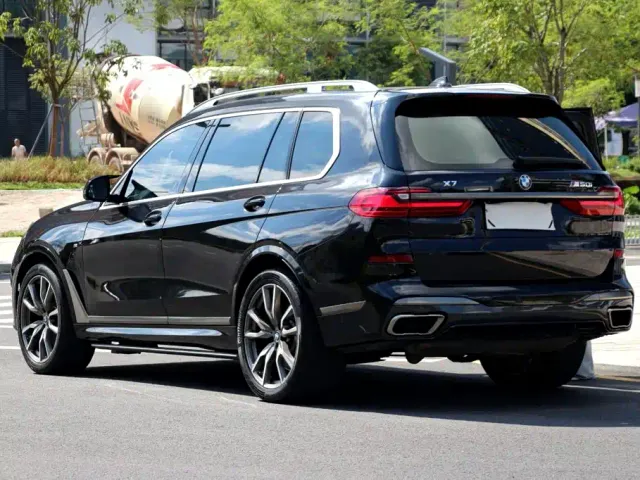 BMW X7 — Фото автомобиля 9