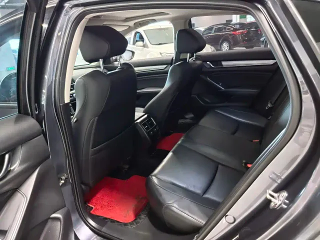 Honda Accord — Фото автомобиля 8