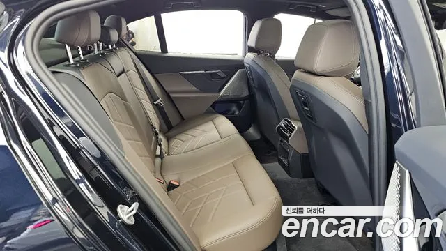 BMW 5 Series G60 — Фото автомобиля 18