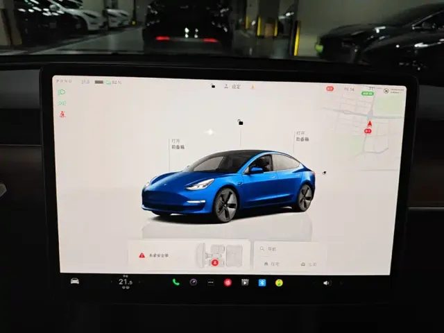 Tesla Model 3 — Фото автомобиля 12