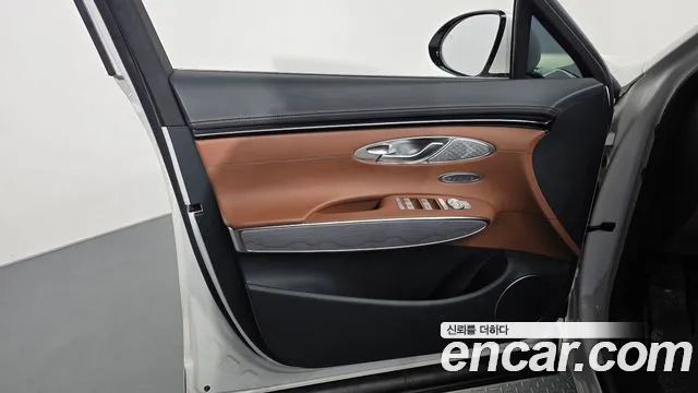 Genesis GV70 — Фото автомобиля 13