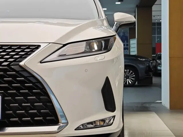 Lexus RX — Фото автомобиля 2