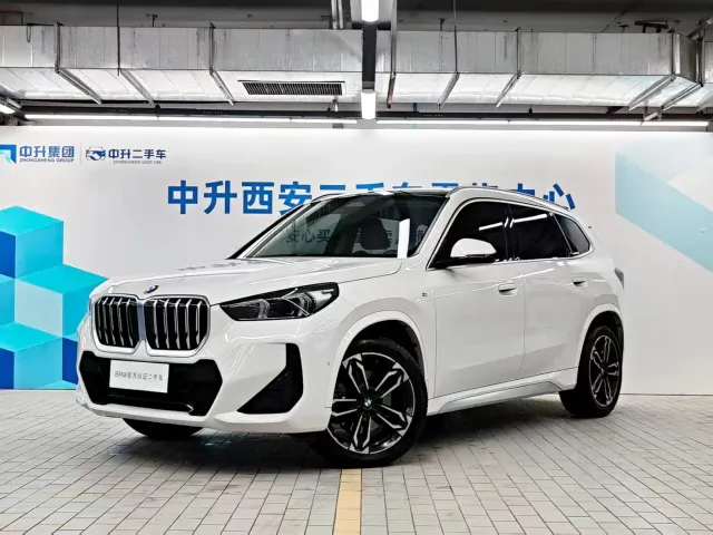 Фотография автомобиля — BMW X1
