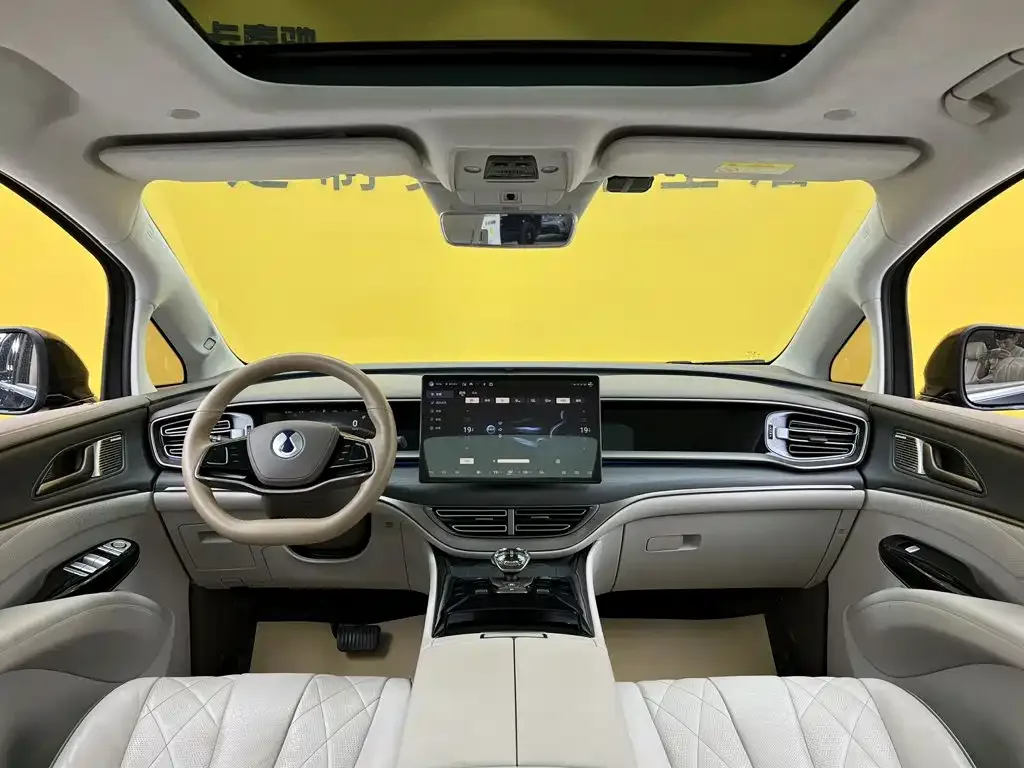 Denza Denza D9 2022 DM-i 970 AWD Flagship — Фото автомобиля 7