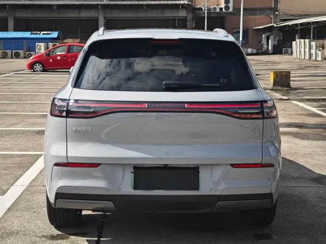 Geely Galaxy E5 — Фото автомобиля 6