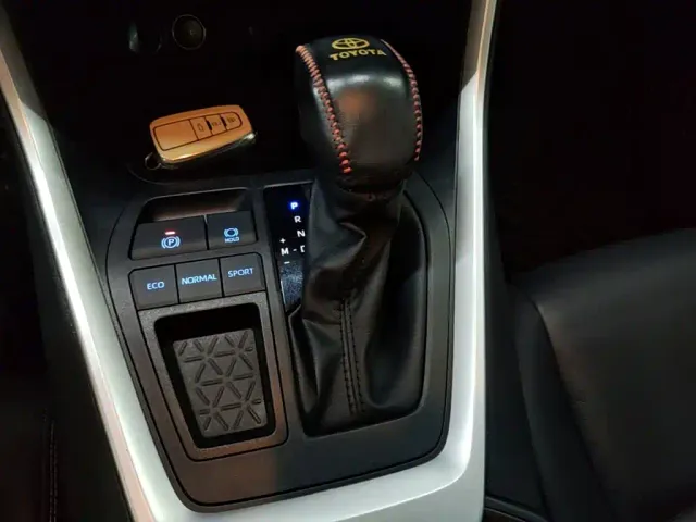 Toyota RAV4 — Фото автомобиля 13