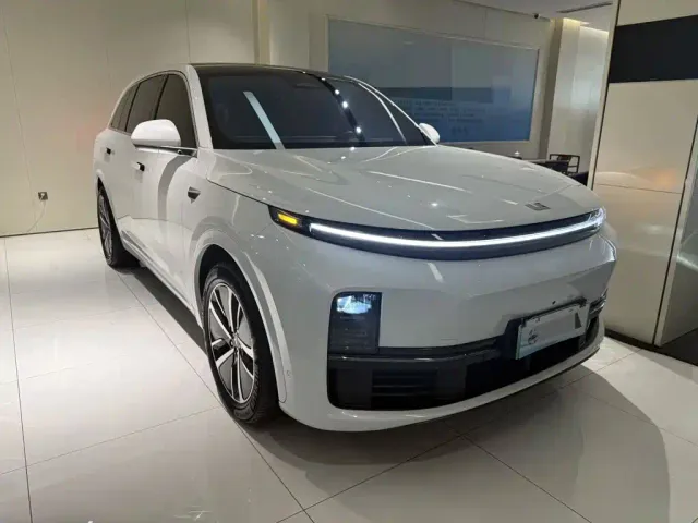Li Auto L7 — Фото автомобиля 5