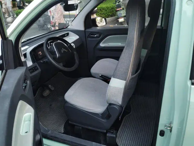 Wuling Hongguang Mini EV — Фото автомобиля 11