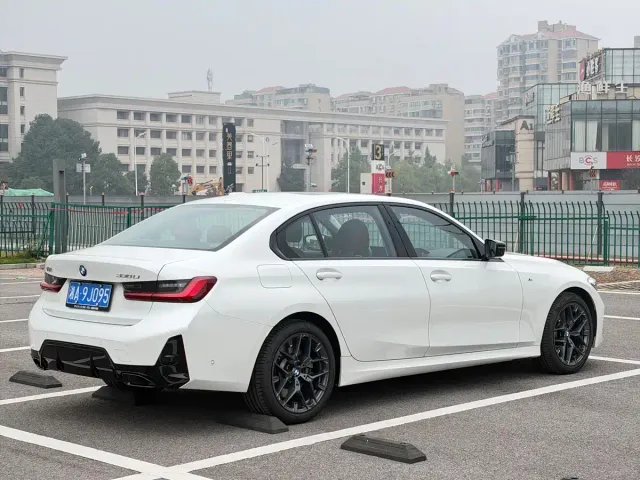 BMW 3 Series — Фото автомобиля 4