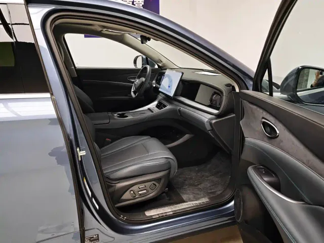BYD Hai Shi 07 DM-i — Фото автомобиля 10