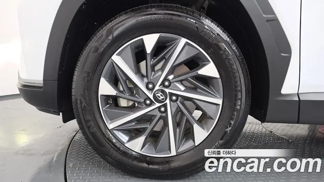 Hyundai Tucson Tucson (NX4) Бензин 1.6 Turbo 4WD — Фото автомобиля 5