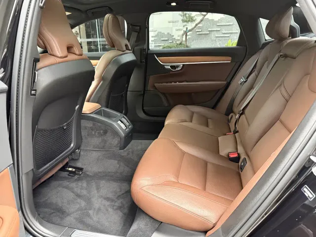 Volvo S90 — Фото автомобиля 8