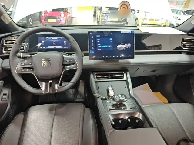 BYD Qin L — Фото автомобиля 9