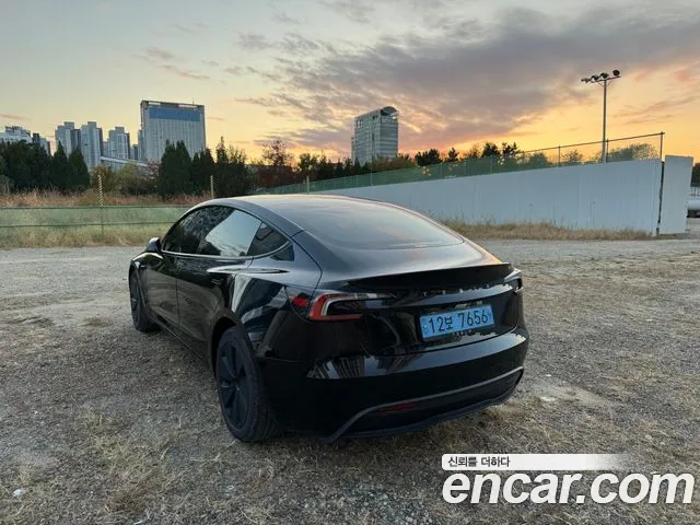 Tesla Model 3 — Фото автомобиля 2