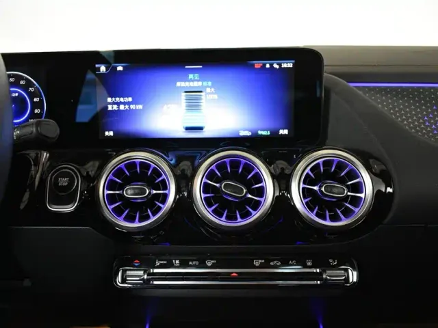 Mercedes-Benz EQA — Фото автомобиля 10