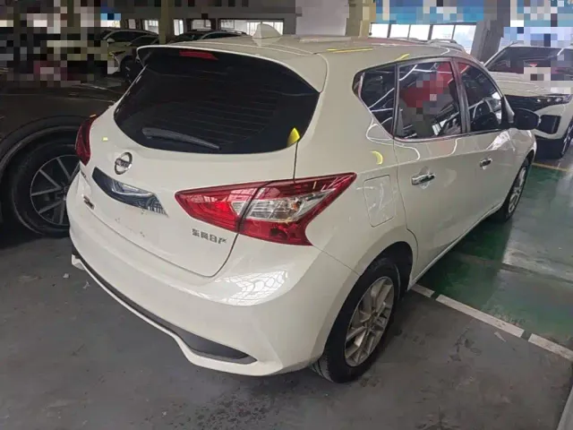 Nissan Tiida — Фото автомобиля 6