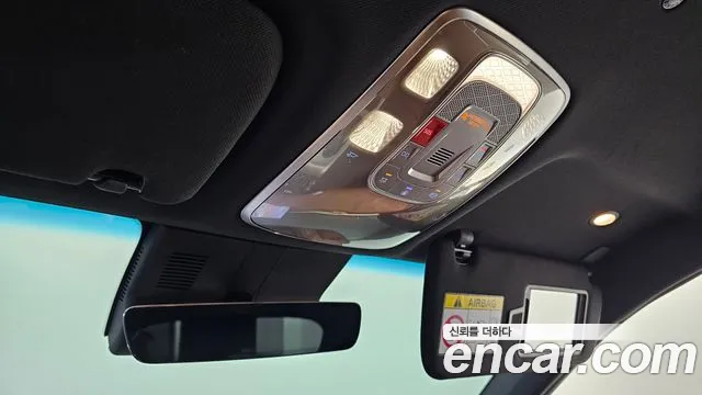 Genesis GV70 — Фото автомобиля 28