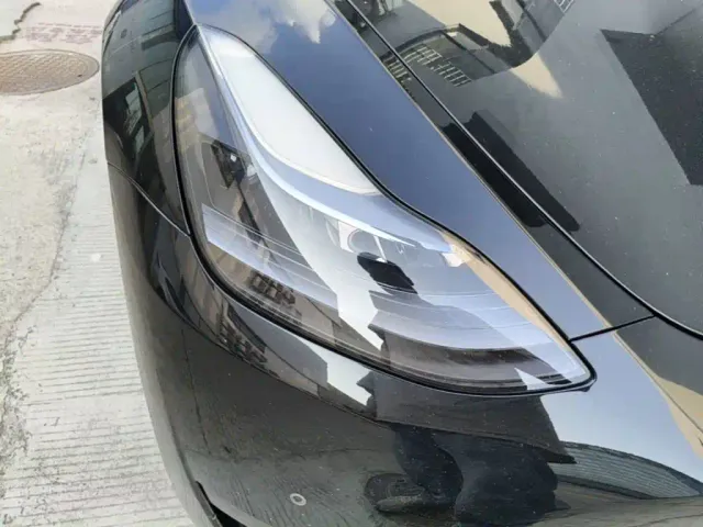 Tesla Model Y — Фото автомобиля 10