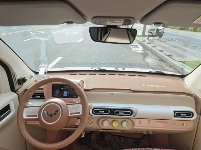 Wuling Hongguang Mini EV — Фото автомобиля 12