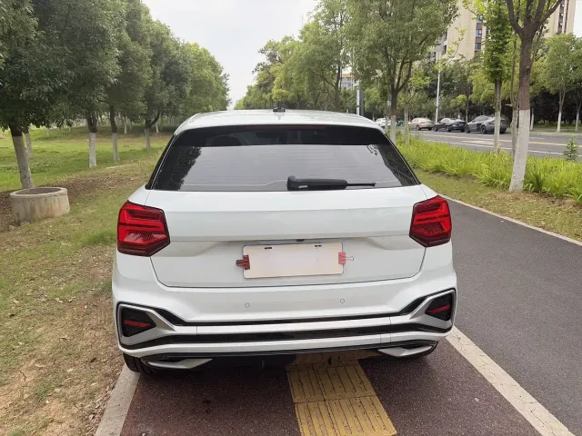 Audi Q2L — Фото автомобиля 7