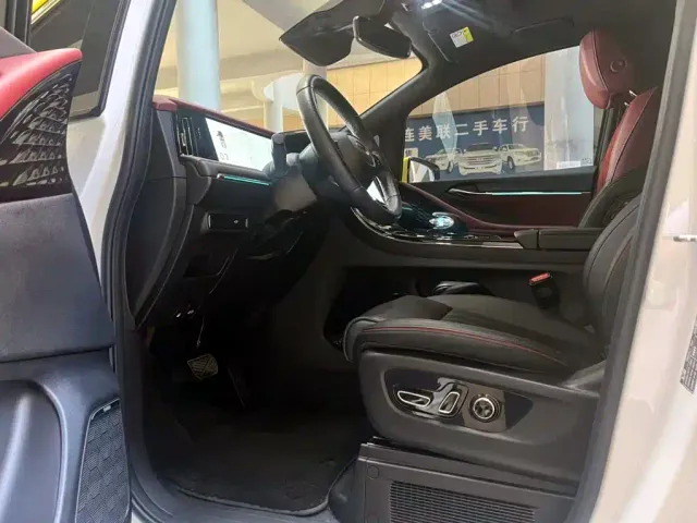 GAC Trumpchi M8 — Фото автомобиля 9