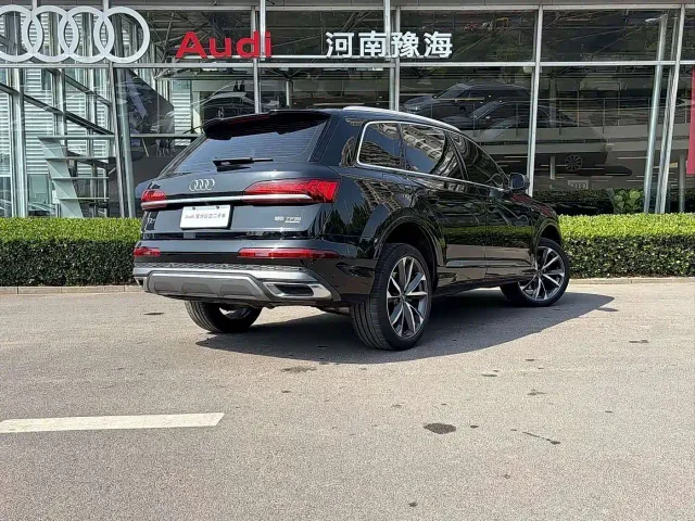 Audi Q7 — Фото автомобиля 5