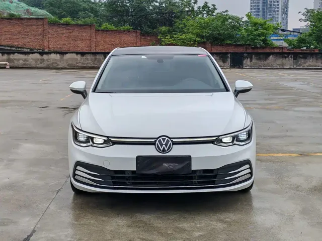 Volkswagen Golf — Фото автомобиля 2