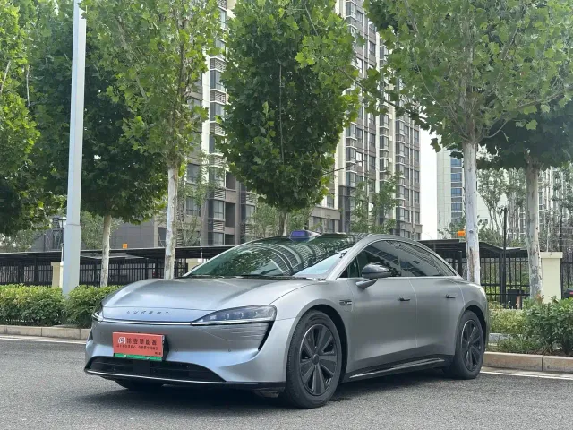 Фотография автомобиля — Luxeed S7