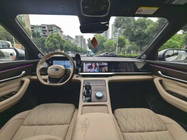 Geely Xingyue L — Фото автомобиля 12