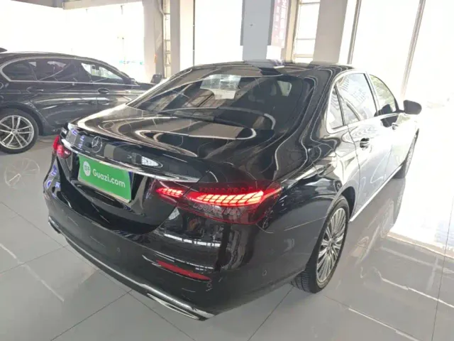 Mercedes-Benz E-Class — Фото автомобиля 6