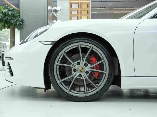 Porsche 718 — Фото автомобиля 17