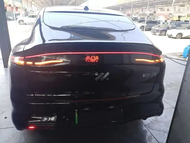 IM Motors LS6 — Фото автомобиля 3