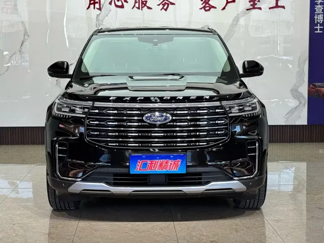 Ford Explorer — Фото автомобиля 2