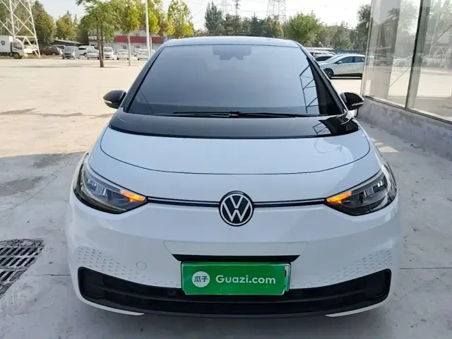 Volkswagen ID.3 — Фото автомобиля 2