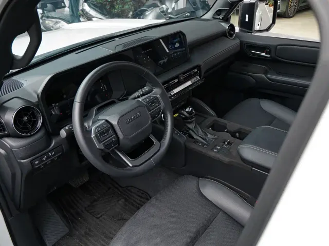 Toyota Prado — Фото автомобиля 4