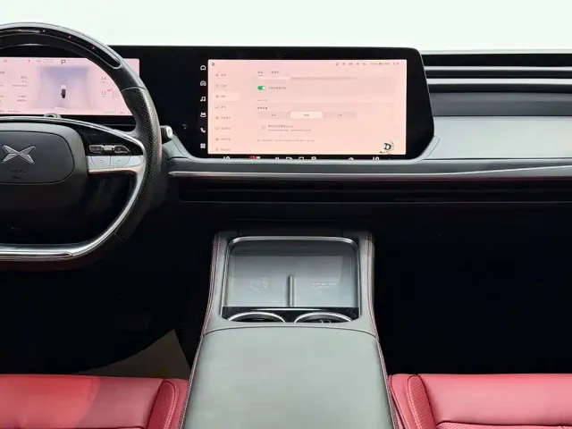 Xpeng P7 — Фото автомобиля 24